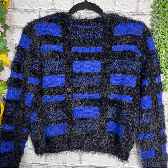 ./Vintage Nancy Yang Crew Neck Fuzzy Long Sleeve Size Small - Picture 5 of 13